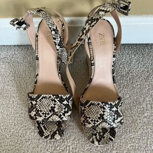 Zara Brown Beige Snakeprint Wedges Sandals Sz European 38 US 7